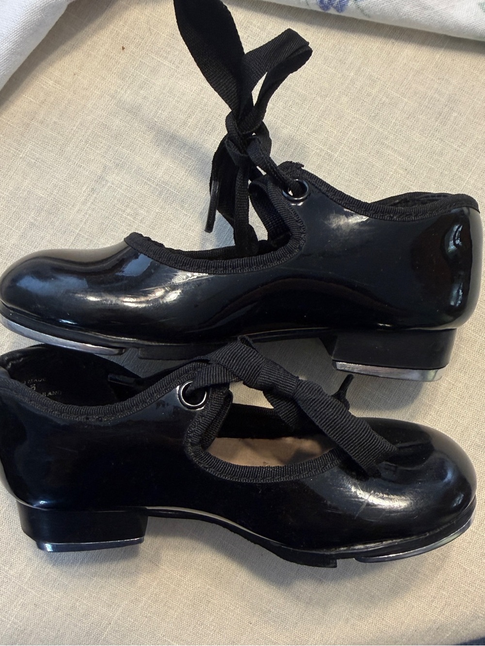 Capezio Teletone Tap Black Patent Tap Shoes with Ribbon Ties Girls 9M